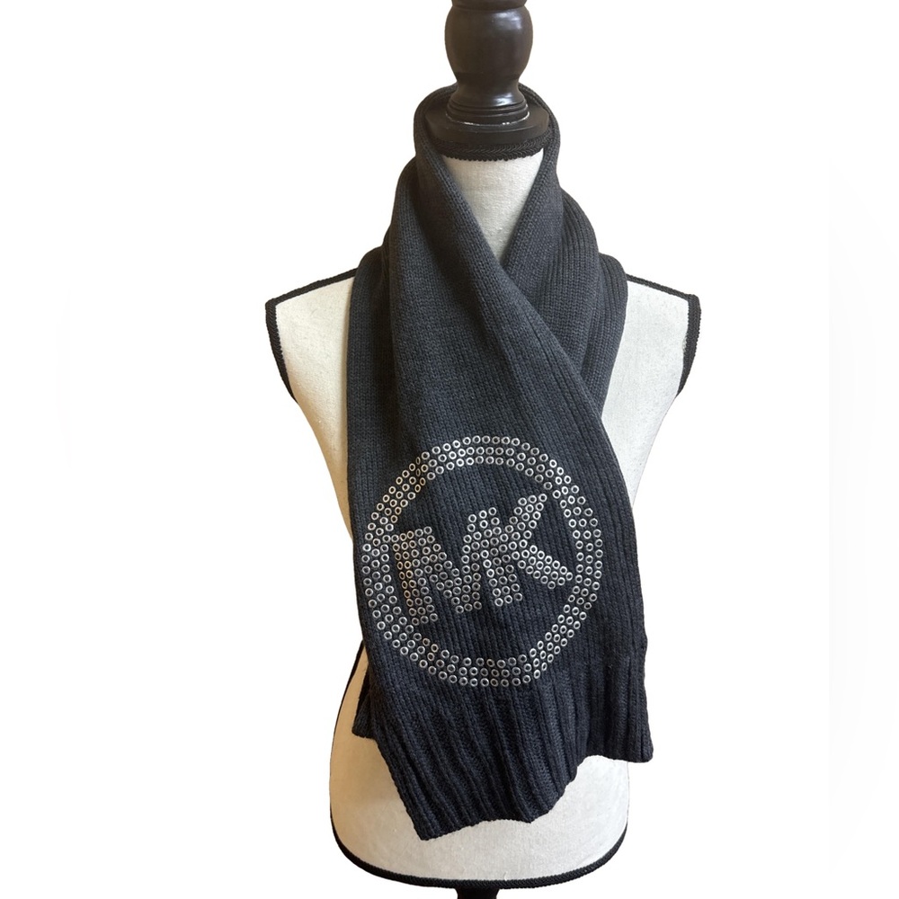 NWOT Dark Gray & Silver Studded Michael Kors Knit Scarf
